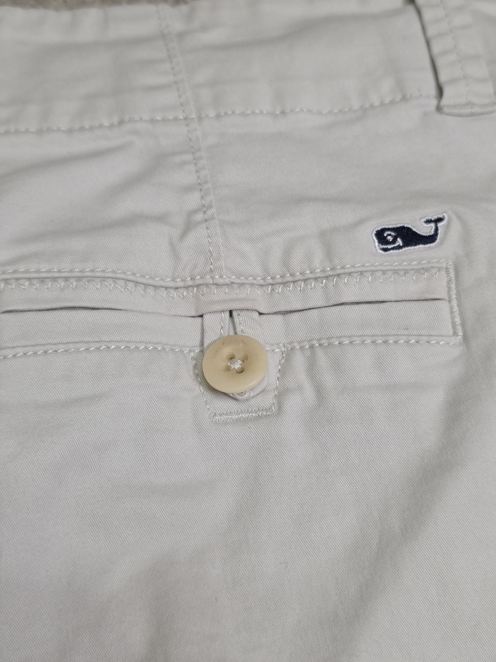 Vineyard Vines White Cargo Shorts Size 6 - Picture 4 of 10